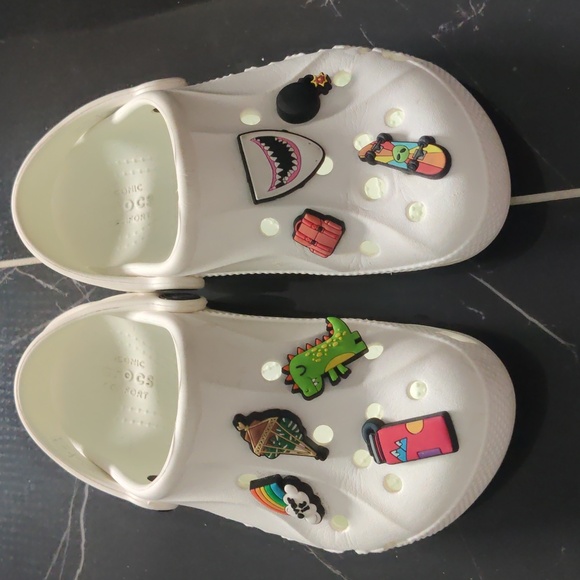 Kids White Clogs with Fun Charms - Picture 2 of 6